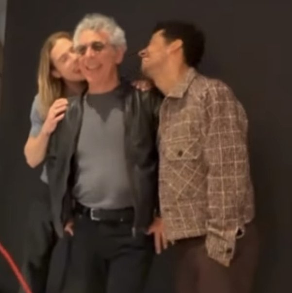 pixielayer's tweet image. WHAT KIND OF INTERVIEW IS THIS