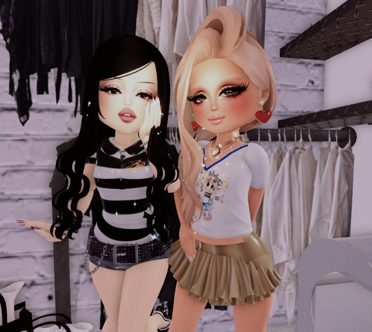Bloomigniss's tweet image. Two divas that what i wanna hear !