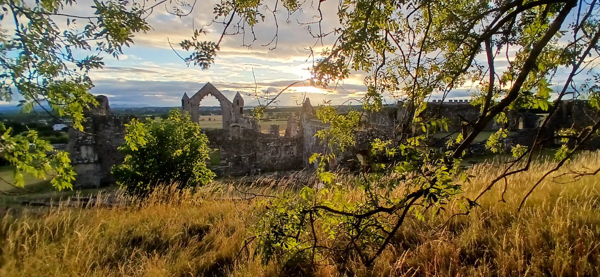 SoultonHall's tweet image. ✨ Golden hour magic at Haughmond Abbey! 🌅 The ruins were absolutely glowing in the evening light.
Stepping back in time, this incredible place was acquired by Sir Rowland Hill during the Dissolution of the Monasteries and later became home to one of his nieces.