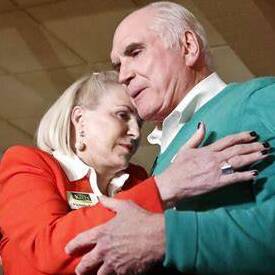 Stock Trade by Lawmaker Wife Fuels Insider Information Concerns...
