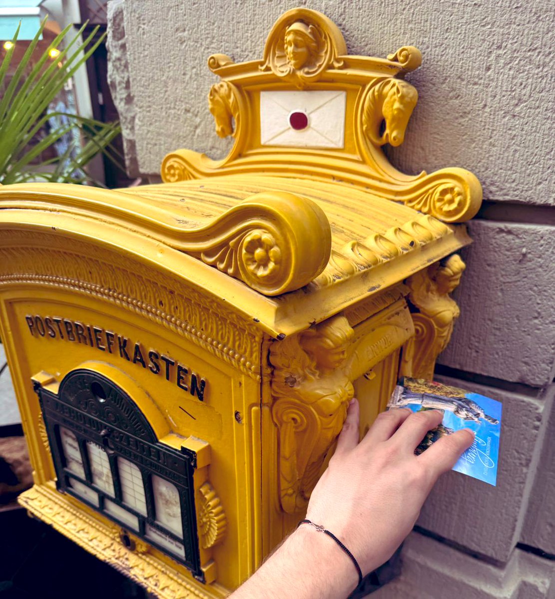 my fiancé started a tradition last summer to send postcards from wherever we where in the world; this summer, he continues to send love letters from across the sea! 💌 i can’t wait to read them!! 🥰