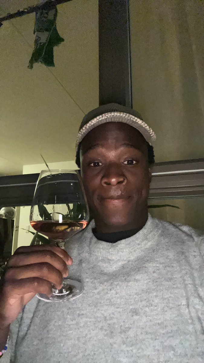 KLAVHED8's tweet image. De var ett tag sedan!!! Ett glas rosé på ballen på månadens bästa dag 💰på återseende 🤩💪🏽hej hej