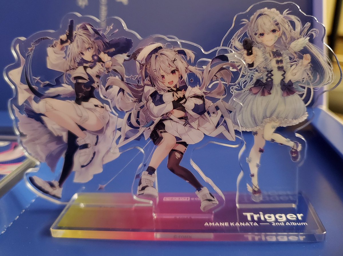 AComfyPanda's tweet image. Kanata's 2nd album Trigger arrived! I'm so excited to listen to it digitally and physically now! All of the extras in the limited set are really fun, and her training notebook shows how passionate she is! Kanata love! #撃ち抜けかなた