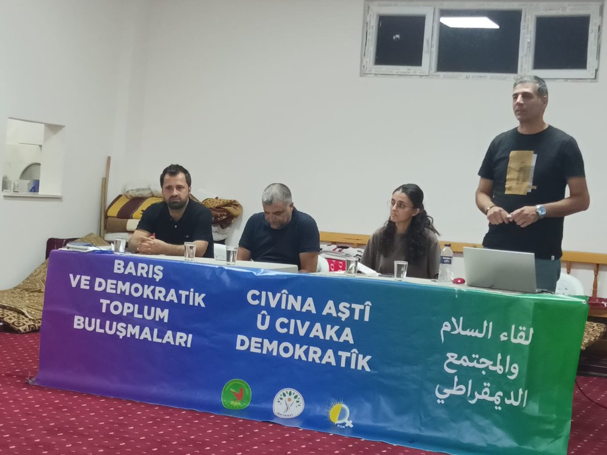 dempartikarakop's tweet image. Barış ve Demokratik Toplum inşasında Karaköprüye bağlı Akpınar köyünde halkımızla buluştuk taleplerini dinledik sürece yönelik temkinli ama olumlu bir gelişme olduğunu değerlendirdiler.
@DEMGenelMerkezi