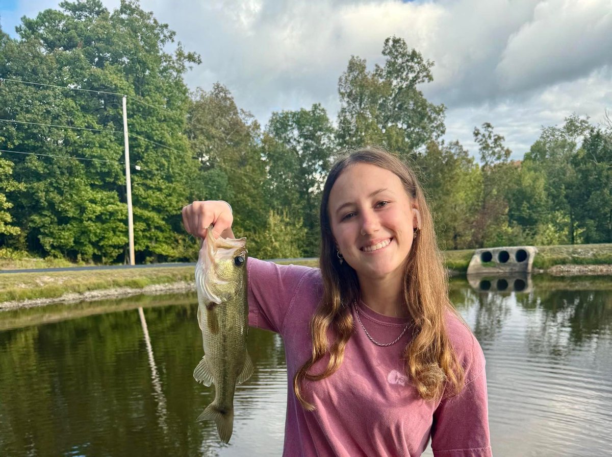 CarolineWDerby's tweet image. A Celebration of Life for Makayla “MK” Fortner, the 15-year-old girl attacked & killed by dogs in Saline County, will be tomorrow at the Midland Soccer Complex at 6 p.m. Her family says she was an athletic, talented, & amazing girl. The story — tonight on @KARK4News @FOX16News.