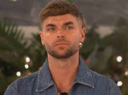 IDonTKnow200's tweet image. “I was alone coming here”

 #LoveIsland
