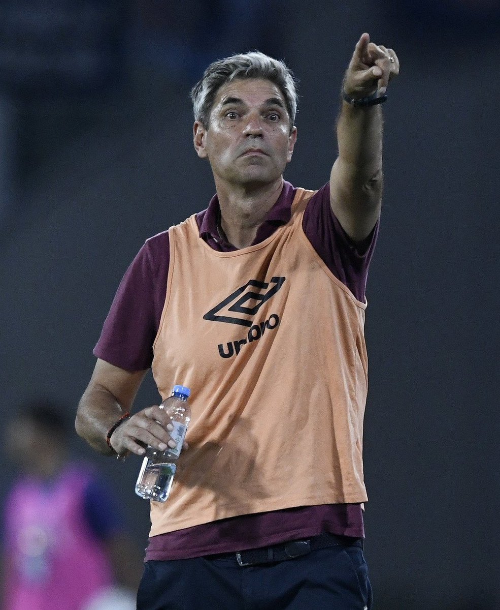 Lanuseros's tweet image. Sorpresa en el 11 de Lanús para enfrentar a Sarmiento en Junin, Franco Watson, en el día de su cumpleaños, titular y Marcelino Moreno afuera.
El 10 no entreno con el grupo el día miércoles, se desconocen los motivos.