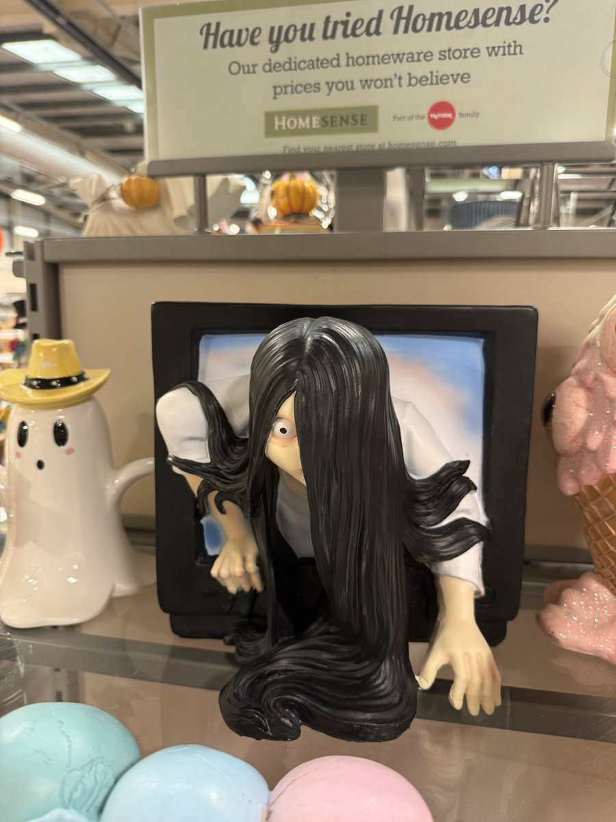 hexboonshop's tweet photo. @dvveet I saw this in a shop today 📺 https://t.co/wLDPvSOE6k