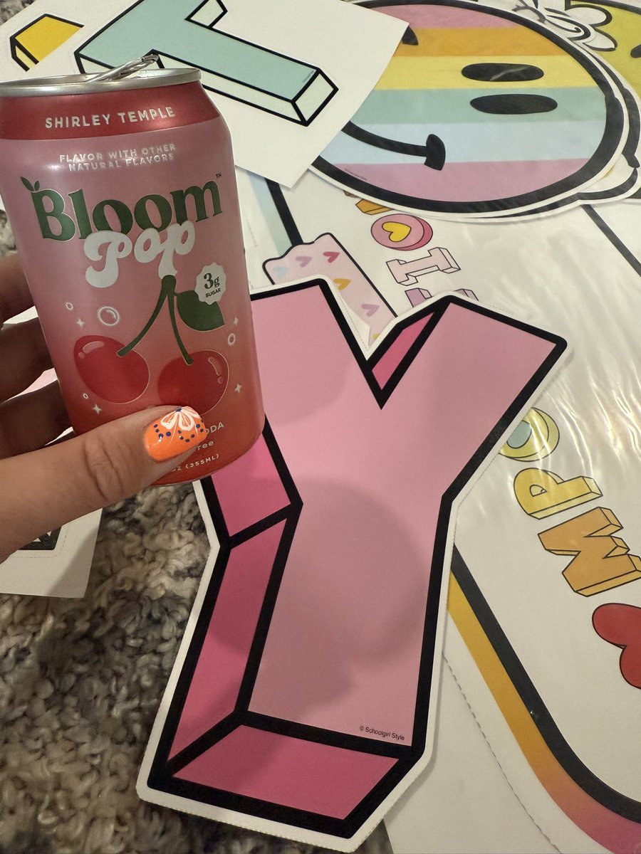 miss_macon's tweet image. Friday night cutting session powered by Bloom Probiotic Soda, tonight’s pick: Shirley Temple. Anyone have a go-to flavor that they love? @drinkpoppi, @drinkolipop, or @BloomSupps? Drop your recs! 🍒✨✂️ #teacherlife #probioticsips #fridaynightvibes