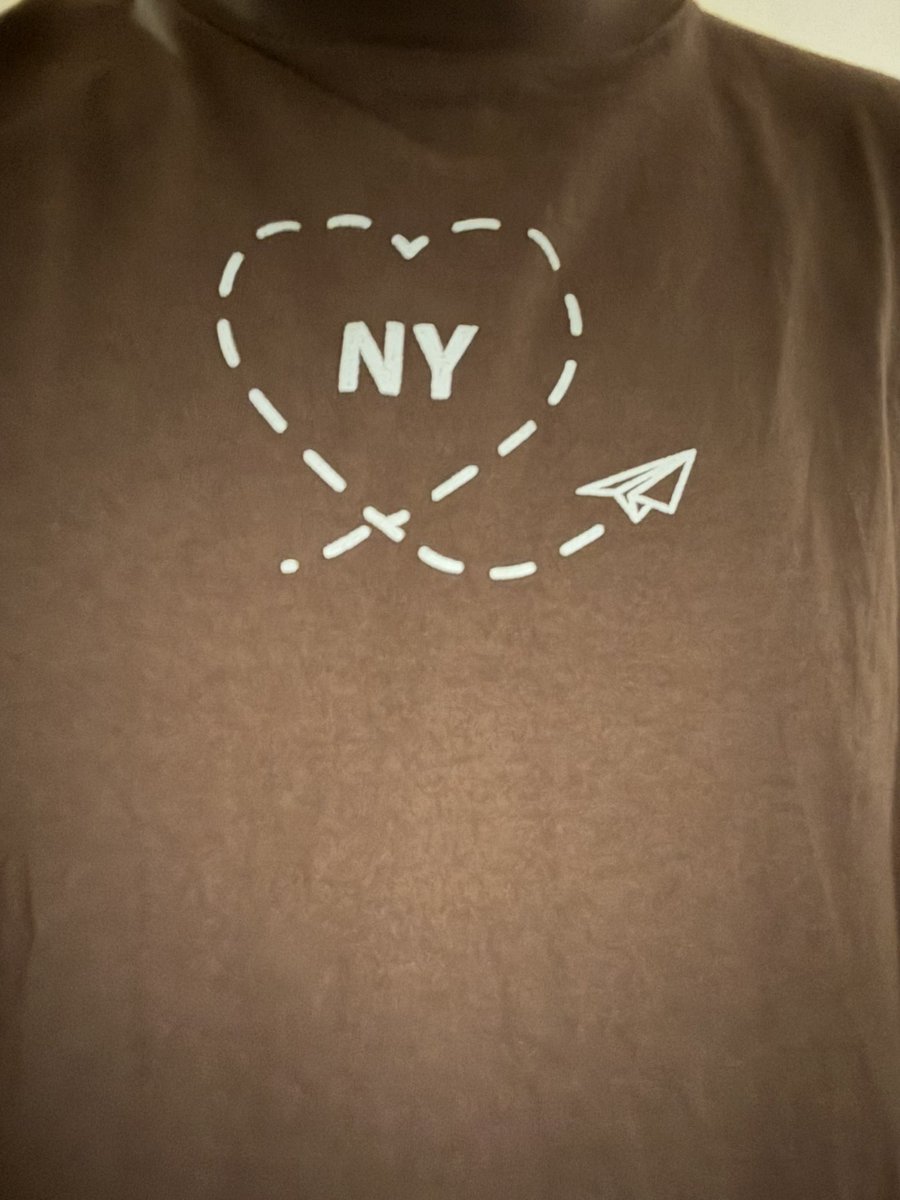 chasewooof's tweet image. Only 1 option to wear to Rufus tonight