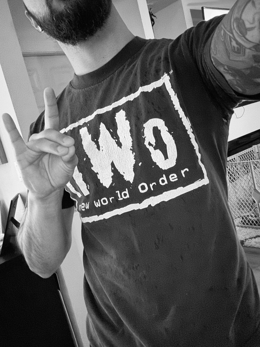 Idc if this shirt is 20 years old. I wore it today in remembrance of Hulk Hogan and Scott Hall. Got a couple 2 Sweets at the gym today. Wrestling is the uniter of more people than most realize. Hogan was a generational talent. #nWo4Life  #RIPHulkHogan #RIPScottHall