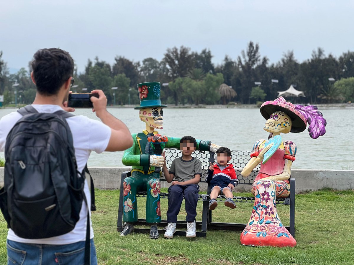SEDEMA_CDMX's tweet image. ♻️ Este fin de semana el Reciclatrón llega al Bosque de San Juan de Aragón y es la oportunidad perfecta para deshacerte responsablemente de tus residuos electrónicos y eléctricos.
Y ya que andas por allá…
💀 Recorre la impresionante exposición de @mexicraneos
📍¡La entrada es…