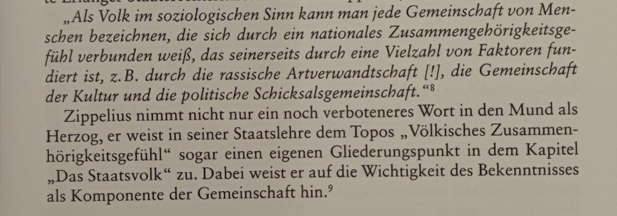pderlothringer's tweet image. "Rasse" in der Staatsrechtslehre 1994:
Reinhold Zippelius ist ein deutscher Jurist und Rechtswissenschaftler. Er ist emeritierter Professor für Rechtsphilosophie und Öffentliches Recht an der Universität Erlangen-Nürnberg.