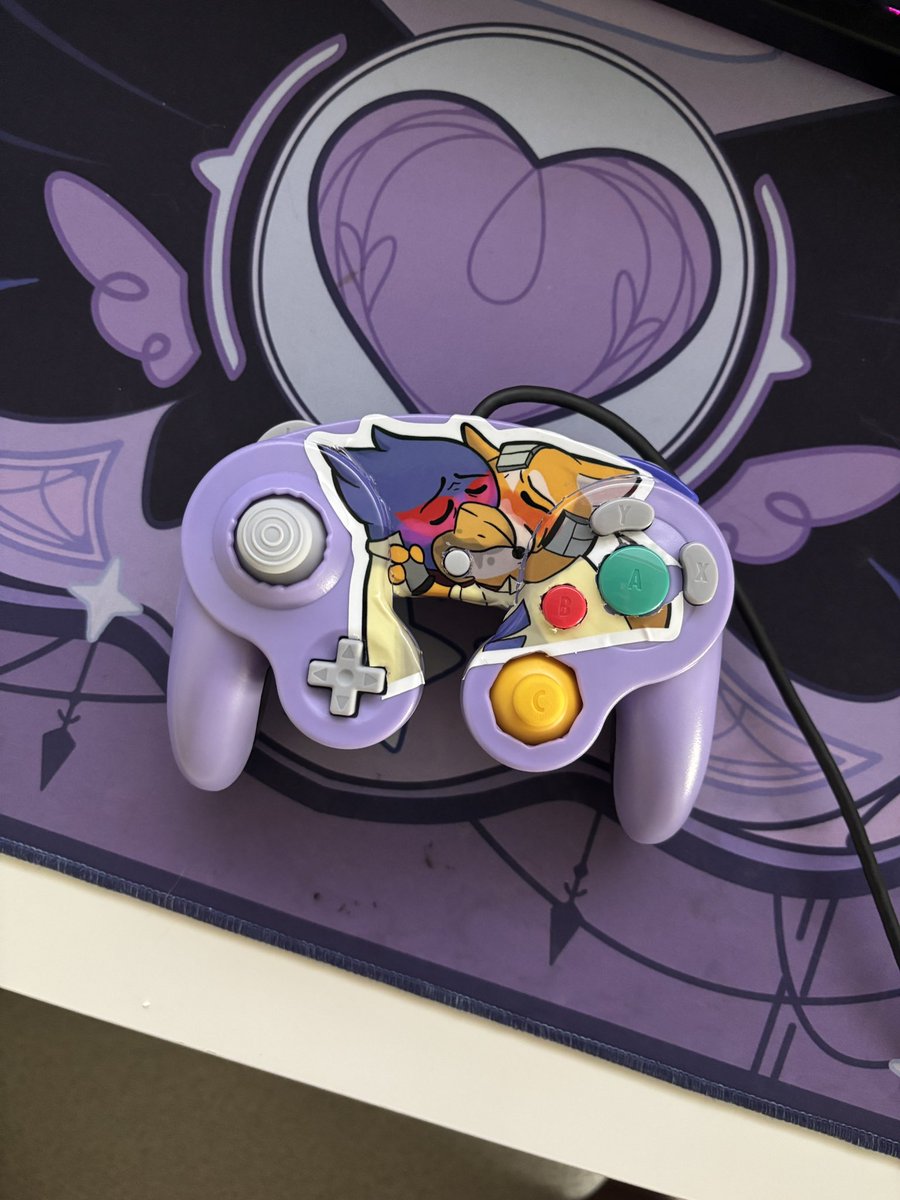 Modesto61896442's tweet image. Just got my controller, thanks @ssbmGooms!!!