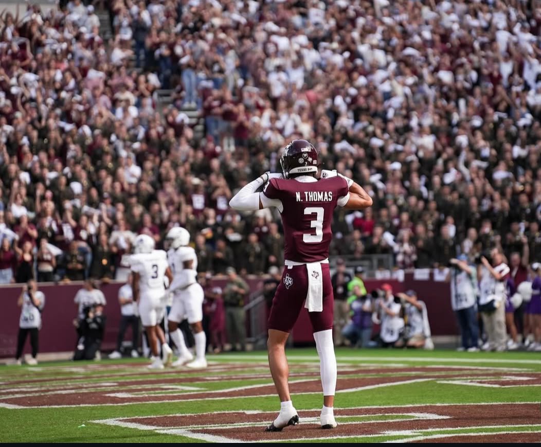 shanks2cold's tweet image. #AGTG I am extremely blessed to earn an offer from Texas A&M University!! @CoachTroop_ @CK_KleinCollin @CoachMikeElko @HolmonWiggins @DerekMillerTAMU @AggieFootball @AggiesRecruitEx @Thamannjr @CoachLarned @CoachPeters7 @samspiegs @adamgorney @ChadSimmons_ @SWiltfong_…
