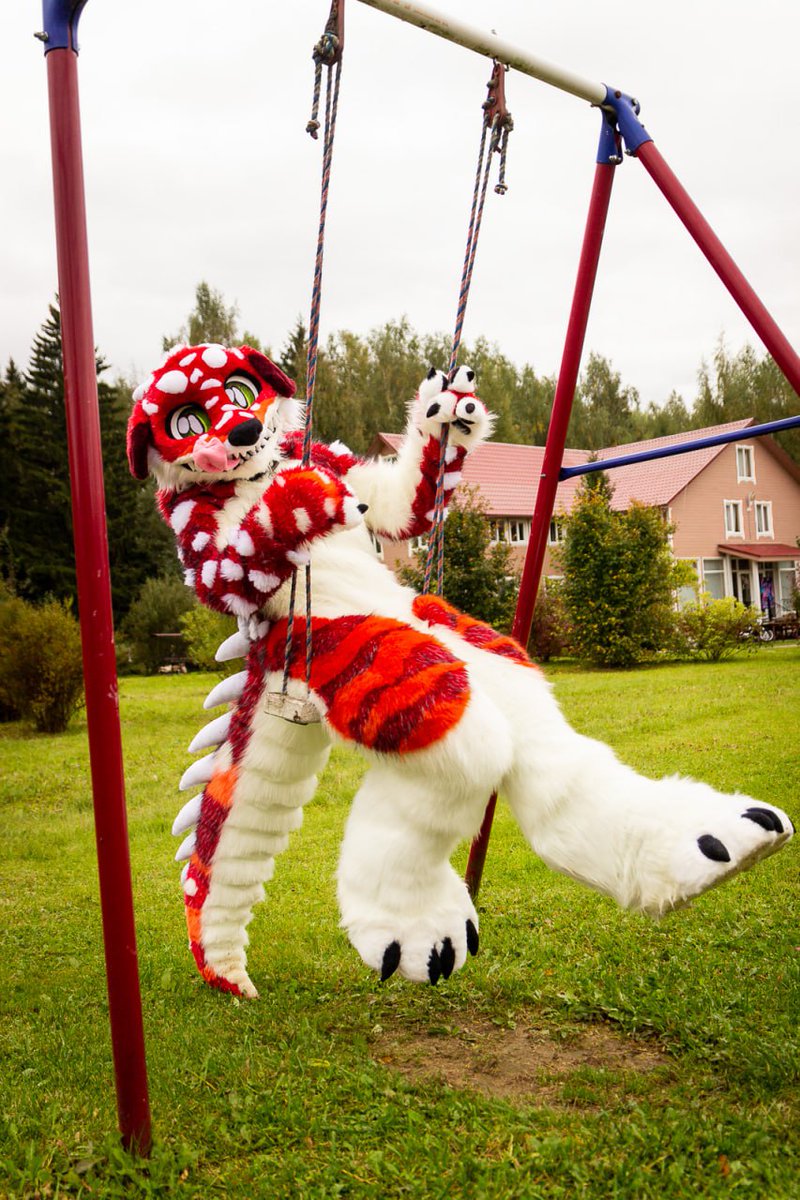 CatKrafi's tweet photo. Happy #FursuitFriday ❤️🍄
Expect a new Gator-dog in September 2025

#gatorfursuit #gatordog #mushroomfursuit #fullsuiting https://t.co/cy9Fcw42is