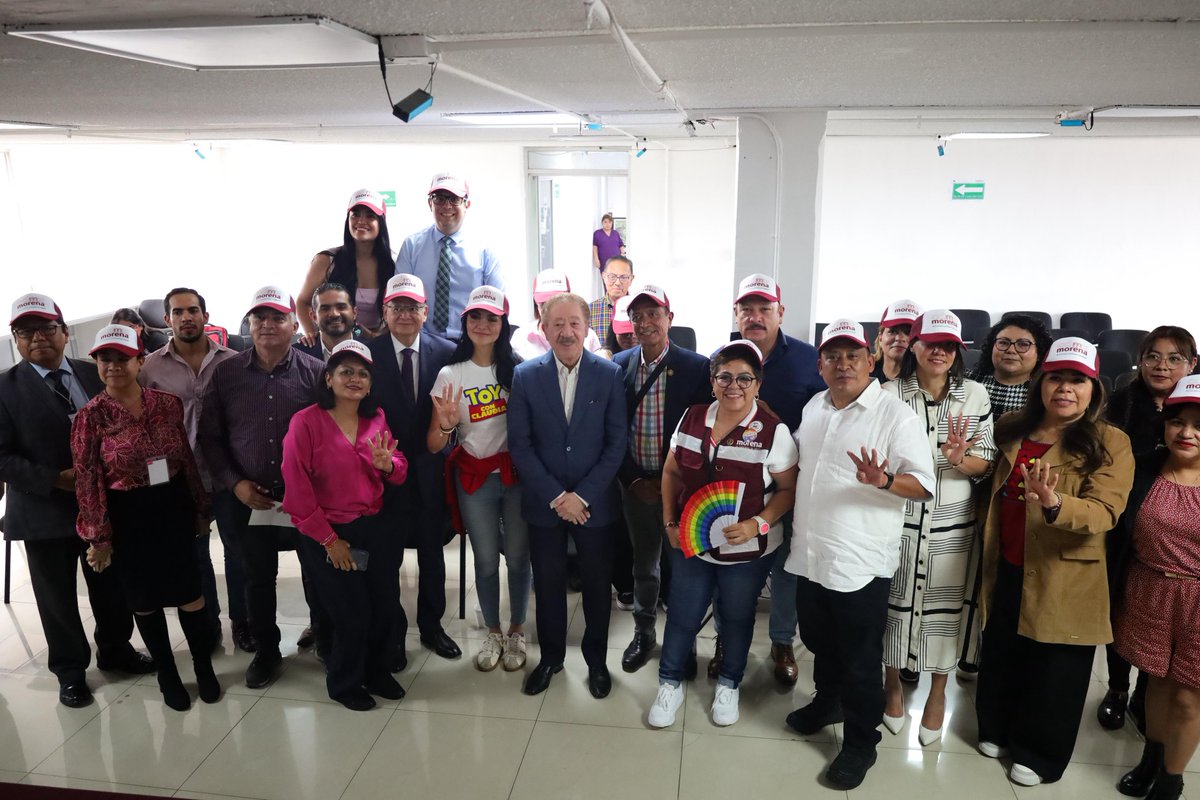 diazpol's tweet image. El Comité Ejecutivo Estatal de Morena-CDMX recibió a una nutrida representación de diputados federales de la metrópoli, encabezados por la vice coordinadora del Grupo Gabriela Jiménez, con quienes se intercambiaron ideas y se acordaron puntos de coordinación y tareas conjuntas.…