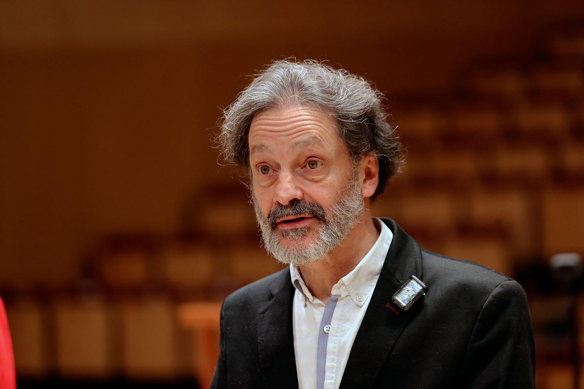uchile's tweet image. [Entrevista #Visitantes] Gustavo Basso, ingeniero argentino y violinista que lideró la afinación de la Gran Sala Sinfónica Nacional @ceac_uchile: &quot;La Universidad de Chile nos dejó claro que buscaba una sala icónica&quot; uchile.cl/u230549