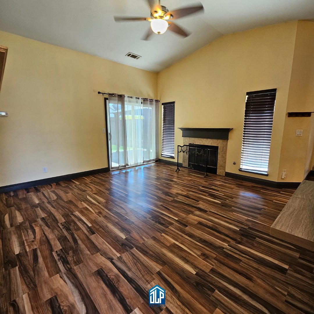 dlprei's tweet photo. 🏡For Rent 3🛏 | 2 🛁 
📍 1860 College Greens Los Banos
📌$2200.00 a month
3-bed, 2-bath single-story home in College Greens neighborhood
#forrentlosbanos #homesforrent #centralvalleyrentals #losbanos #forrent #dlprealestate #propertymanagement #bayareamanagement https://t.co/bUKjoiukGQ