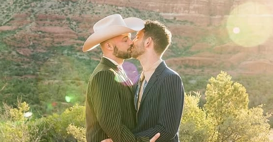 instinctmag's tweet image. A Love Story Written in the Stars: Adam Mac and Lee Pfund’s Wedding Day dlvr.it/TM6qtB #adammac #cowboy #GayWedding #leepfund