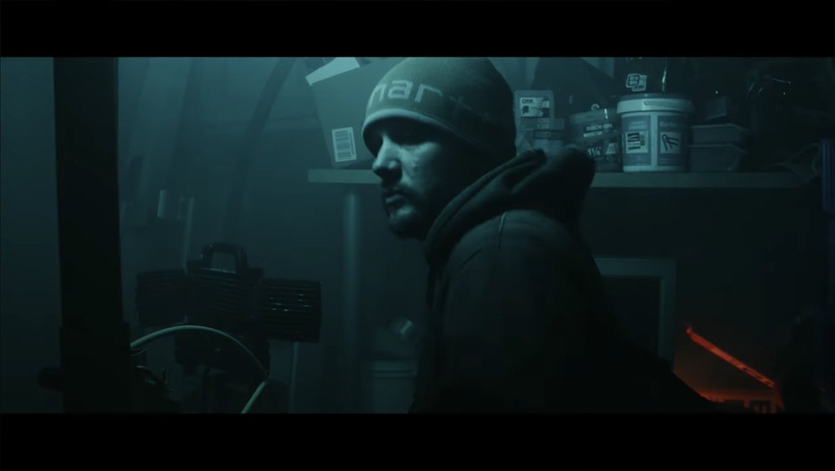loyalmoses's tweet image. Replicating cinematic magic in a studio isn’t easy! 🎥 🖤
Matching the grit, shadows, and glow of those on-location scenes means obsessing over every tiny thing! Foreground, background, and even what isn’t lit. Negative space has to feel intentional. Light has to feel…
