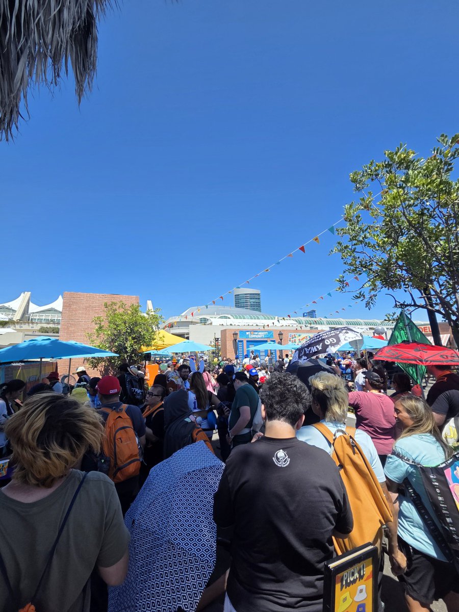 teresaddr03's tweet image. #SDCC line status: Been in line since 8:30am for #AbbottElementary Block Party and made it in an hour ago to only wait in another line. Waiting for the personalized hat or fanny. Pins only given randomly for dance moves/games with the MC. @SD_Comic_Con @SDCCGuide @ParksAndCons