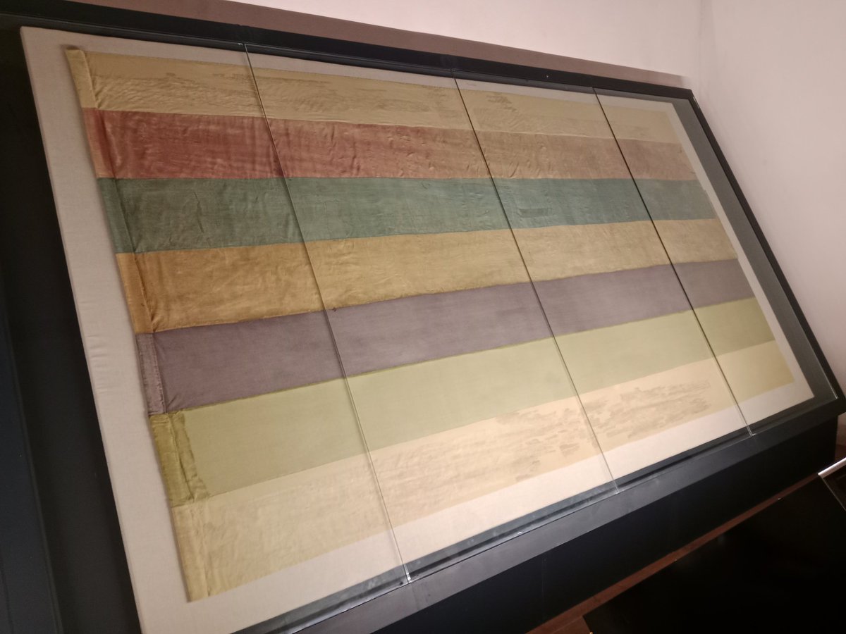 penas_alvaro's tweet image. Durante el asedio de Drake contra Lisboa, el 5 de junio de 1589, Sancho Bravo de Arce se apoderó de una bandera inglesa y otra portuguesa que hoy se encuentran en la catedral de Sigüenza. La bandera inglesa es la única de la época que se conserva, y es un testimonio de la derrota…
