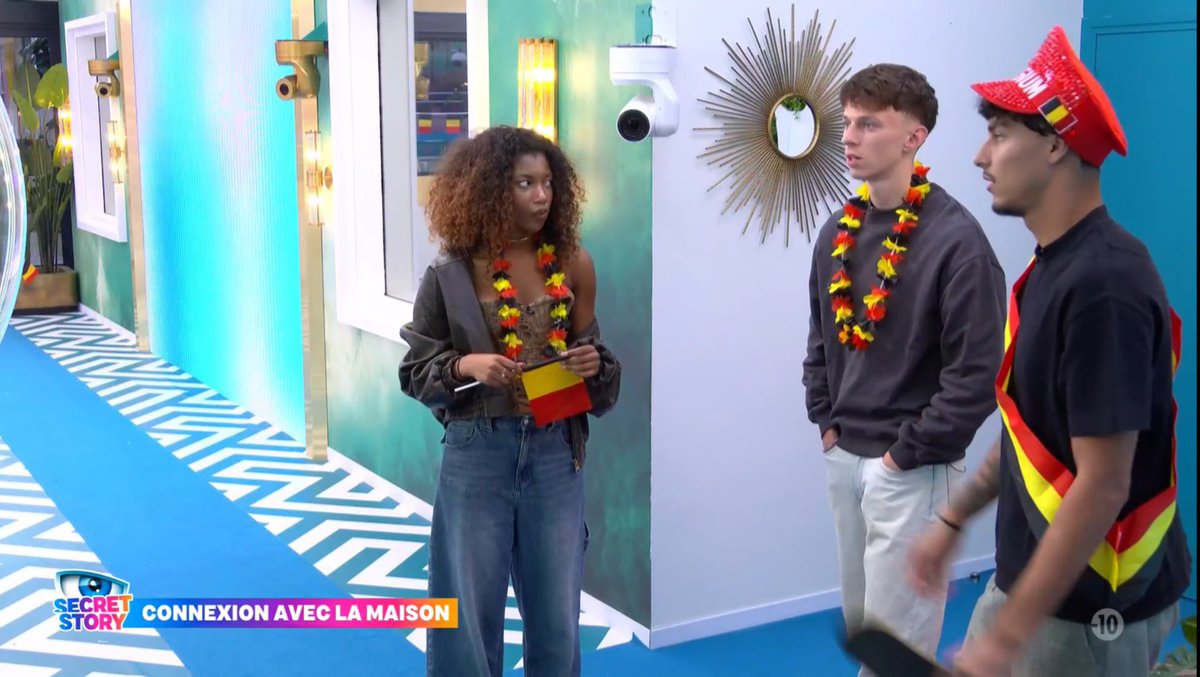 unapologeticsag's tweet image. VALÉRIE TU NOUS AS CACHÉ LE DIVERTISSEMENT DE L’ANNÉE #SecretStory