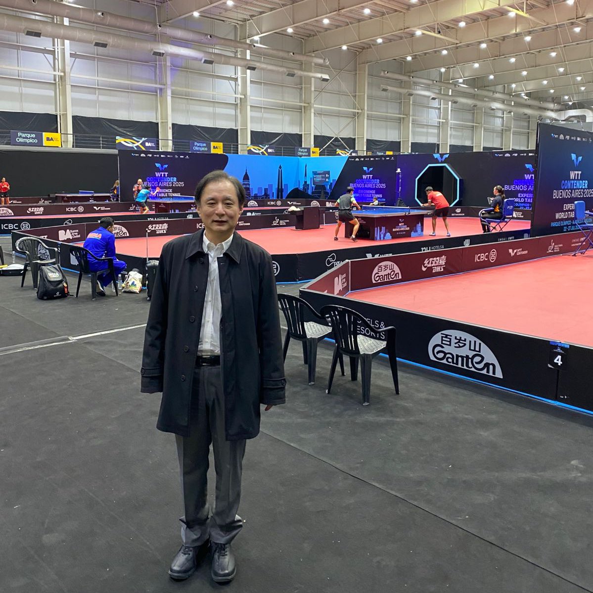 embajadorjpnarg's tweet image. 🏓 ¡Vamos Japón! 🇯🇵 ¡Y también vamos Argentina! 🇦🇷
Fui a alentar a los jugadores japoneses que participan del #WTTBuenosAires 🙌
Me impresionó la rapidez y la fuerza con la que golpean la pelota 💥 ¡y también quise jugar! 😂
¿Sabían que en el predio hay un espacio para jugar?