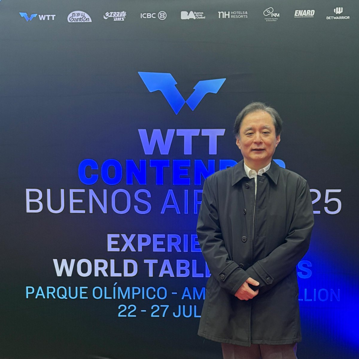 embajadorjpnarg's tweet image. 🏓 ¡Vamos Japón! 🇯🇵 ¡Y también vamos Argentina! 🇦🇷
Fui a alentar a los jugadores japoneses que participan del #WTTBuenosAires 🙌
Me impresionó la rapidez y la fuerza con la que golpean la pelota 💥 ¡y también quise jugar! 😂
¿Sabían que en el predio hay un espacio para jugar?