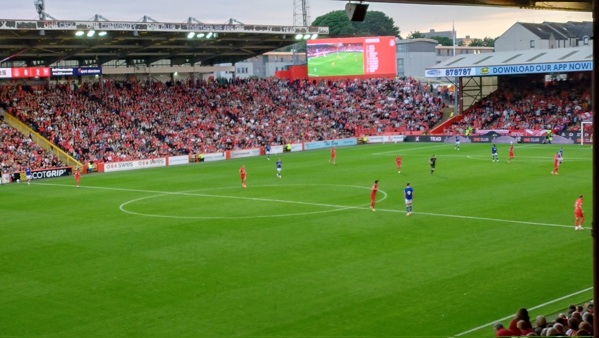 Different seats but back in the main stand for the season.

Ipswich were just that bit better than us tonight, fine night for fitba tho.