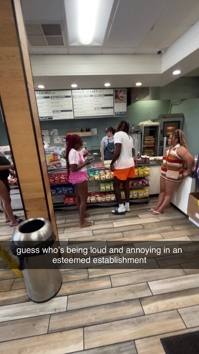 CokeOffMyShaft's tweet image. Don’t bring this tomfoolery into my fine dining establishment. #GetTheFuckOut