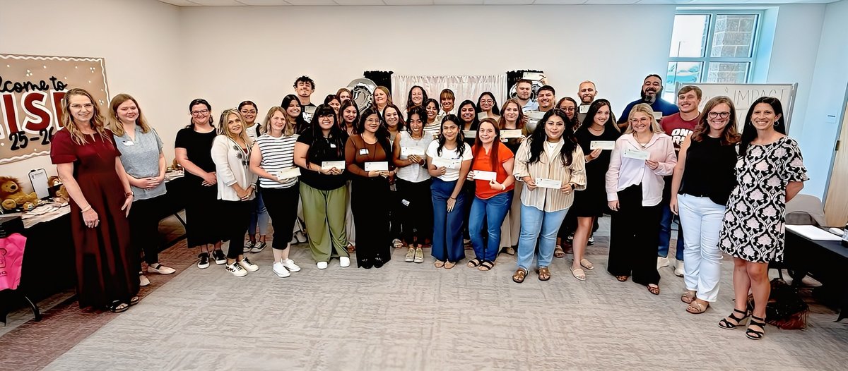 EnnisISD's tweet image. Our new teachers wrapped up orientation this week and are officially ready to kick off the school year! We loved welcoming them to the EISD family and are excited to see the incredible impact they’ll have in the classroom. Here’s to a great year ahead!
#EISDTellingOurStory