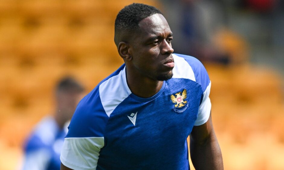 thecouriersport's tweet image. Uche Ikpeazu contract clause revealed as St Johnstone boss Simo Valakari opens up on ‘big problem’ dlvr.it/TM6qx7