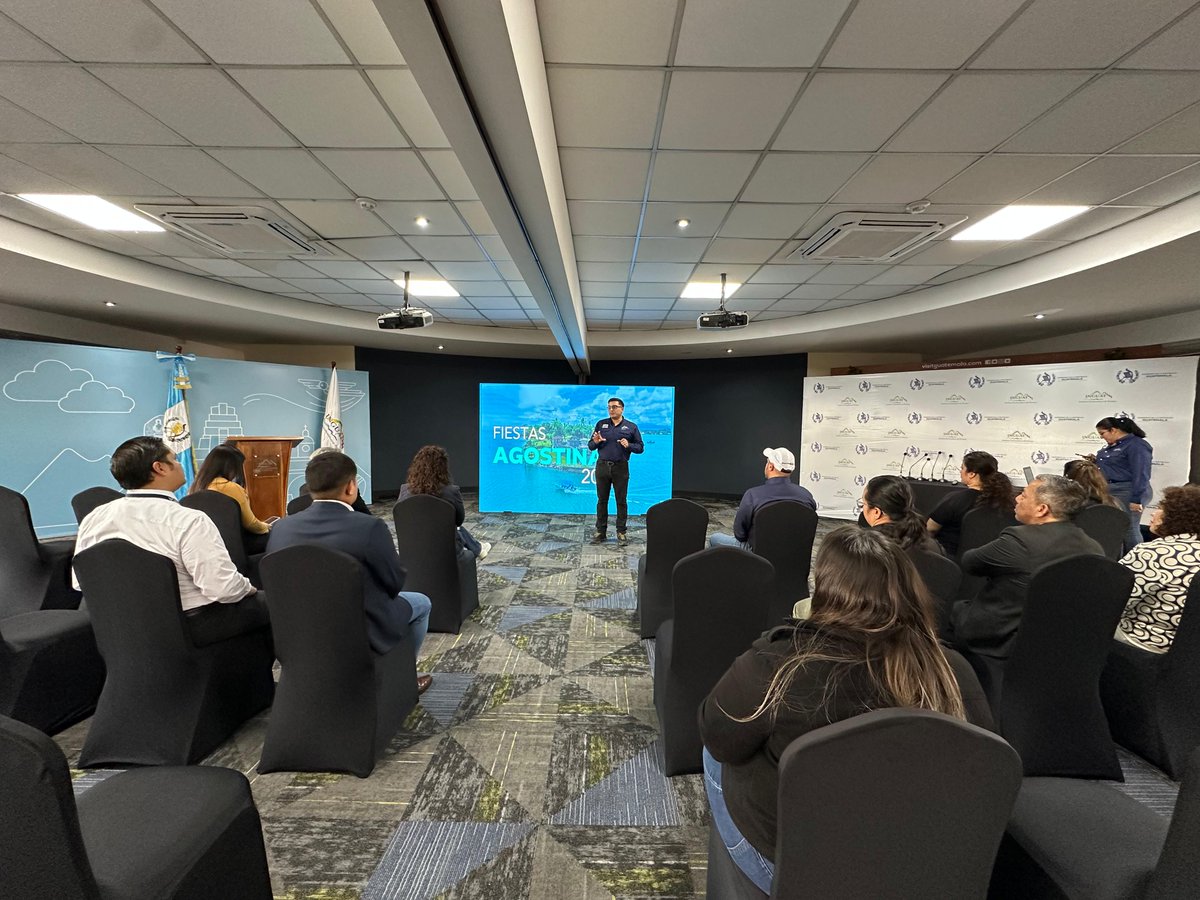 ¡Nos preparamos con entusiasmo para las Fiestas Agostinas 2025! 🇸🇻☀️

Con el compromiso de fomentar un turismo responsable y ofrecer una atención de calidad, este día realizamos una reunión de preparación para recibir a nuestros hermanos salvadoreños. 

#Asistur1500 #INGUAT