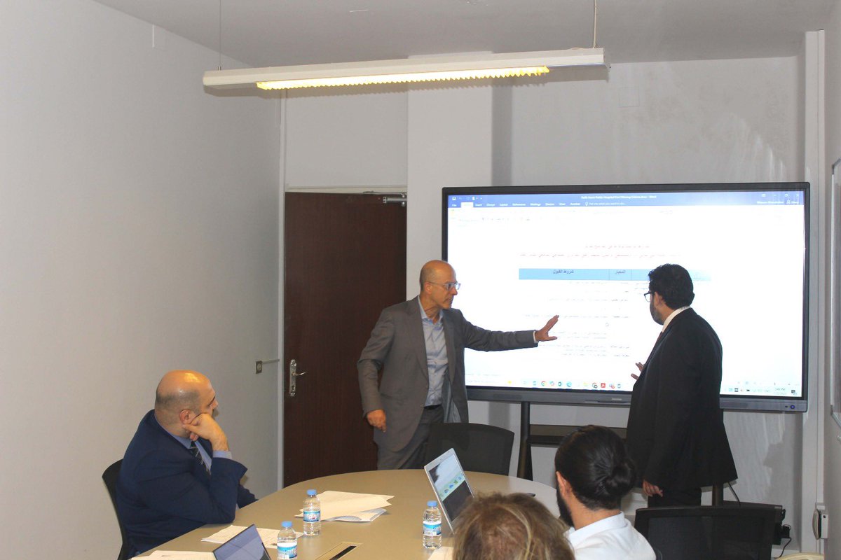 makkifadi's tweet image. التقدم في مسار تعيينات الوظائف العامة العليا يمر عبر ترسيخ الشفافية وتحديد معايير موضوعية وبشراكة مع مجلس الخدمة المدنية والوزراء المعنيين. 

اجتماع مثمر مع وزير الصحة د. ركان نصر الدين @RKNassereldine لمناقشة معايير التقييم لتعيين رئيس مجلس إدارة/مدير عام مستشفى رفيق الحريري…