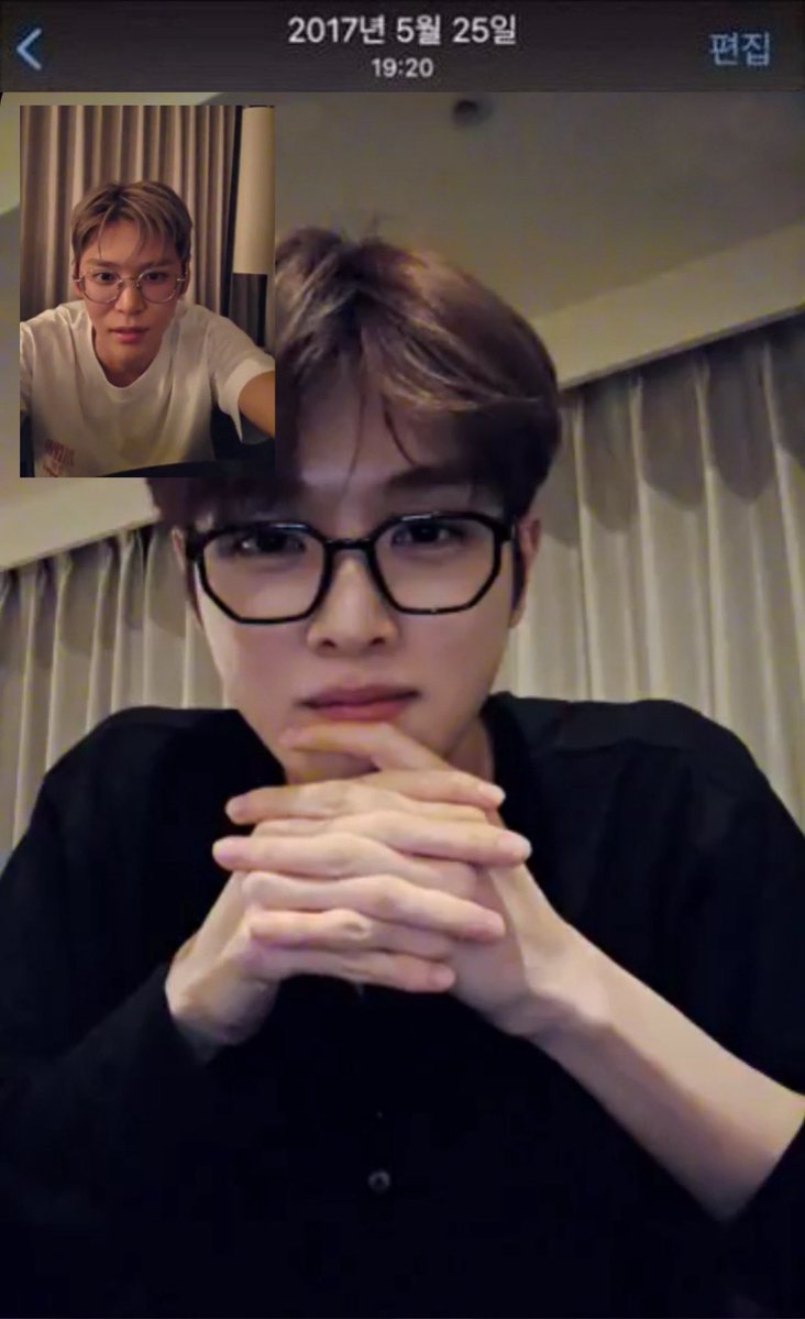 yulmoo_91319's tweet image. 핸드폰에 여보사진 밖에 없다