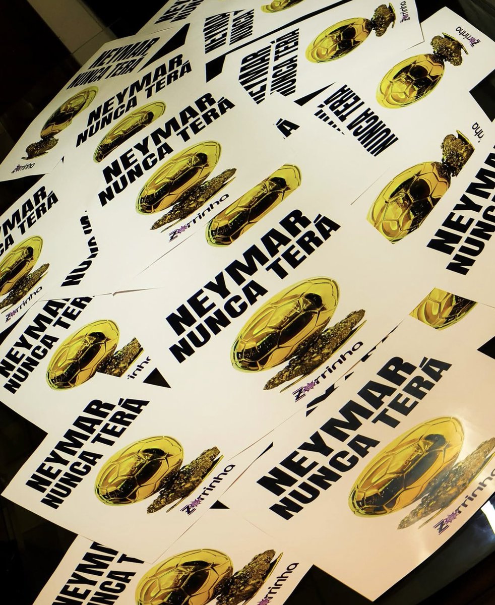 futebol_info's tweet photo. Além de máscaras com o rosto da atriz Bruna Marquezine, torcida do Sport prepara placas com os dizeres "Neymar nunca terá Bola de Ouro" para provocar o jogador no jogo contra o Santos, neste domingo, na Ilha do Retiro.

📸 Pedro Chianca | @zorrinhaoficial