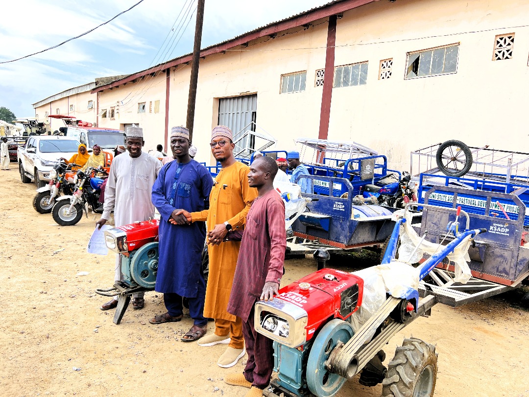 KanoPastoral's tweet image. KSADP, funded by #IsDB & #LLF, through its implementing partners SAA , continues to strengthen agricultural productivity by supporting smallholder farmers in Kano with combine harvesters, rice mills, power tillers, rice threshers, water pumps, tricycle trucks & sprayers.