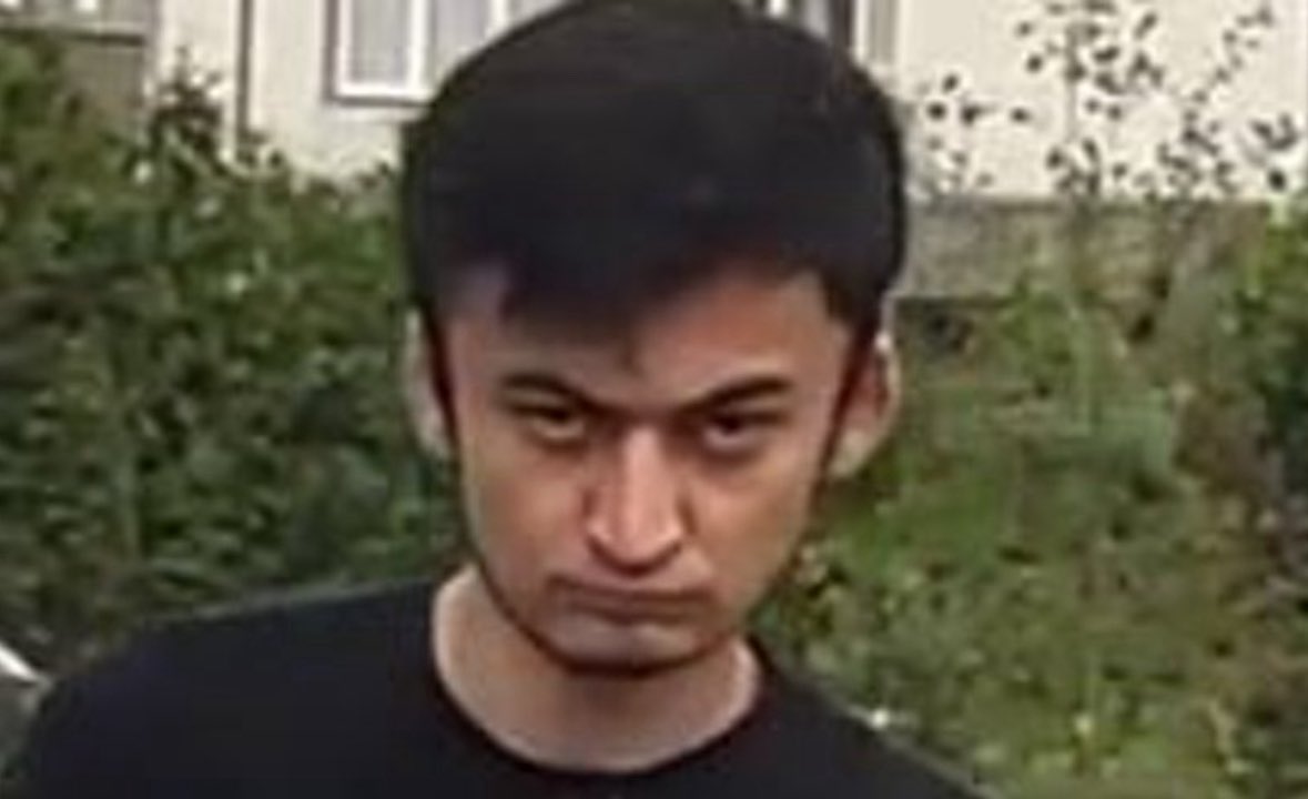 Должностное лицо, уполномоченное на осуществление ГосСтрингоКонтроля, старший инспектор по надзору за духовно-нравственными ценностями в бассейнах и водоемах - Бурзумбек Бурмунджоевич Бутмункуев