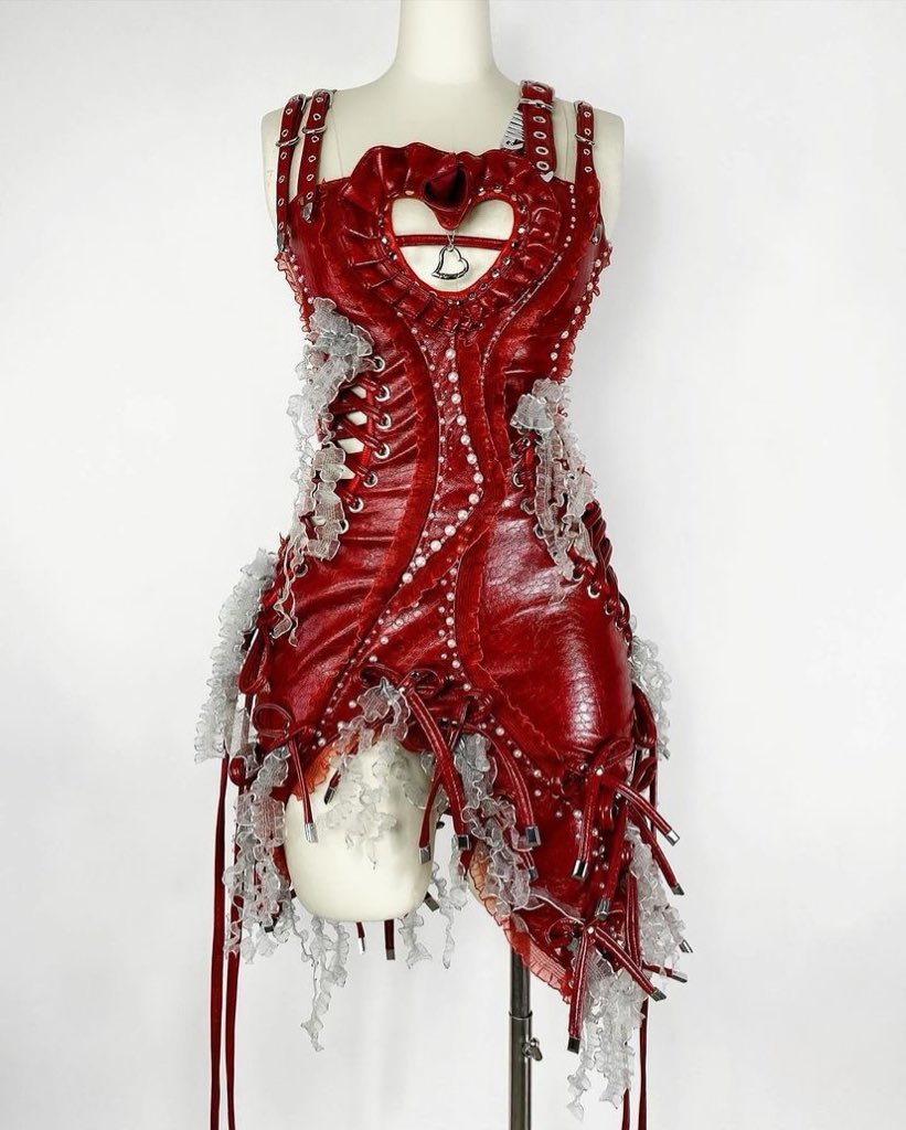 tylathinking's tweet image. who would look raging in this?