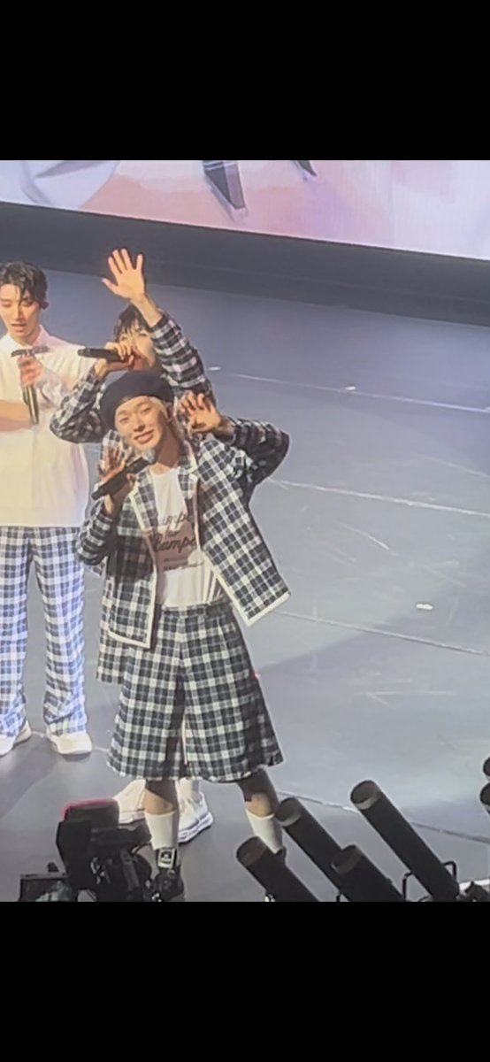 2025/7/25

NEXZ LIVE TOUR 2025 
“One Bite”
DAY12【ロームシアター京都】

今回の京都公演も最高にかっこいいパフォーマンスだった♡日本武道館2days公演を終えたNEXZの姿はひと回り大きく自信に溢れていて、素敵すぎるその姿をずっと見ていたくなりました🤍

#NEXZ  #Tomoya  #トモヤ