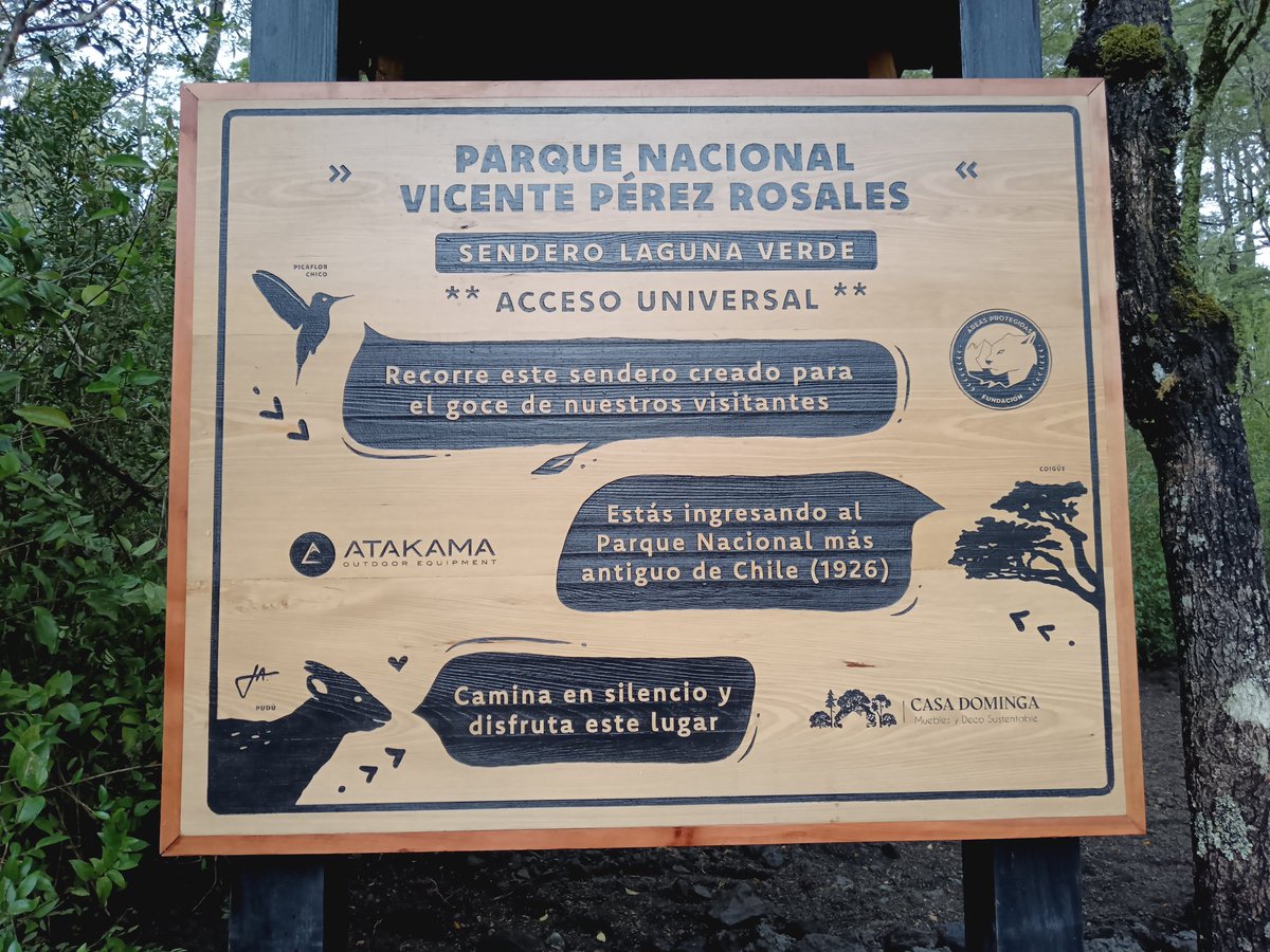 conaf_loslagos's tweet image. Conaf junto a Fundación Areas Protegidas,Atakama Outdoor y Casa Dominga inauguraron señalética en madera nativa en sectores Laguna Verde y Saltos de Petrohue en el Pnvp Rosales @conaf_minagri @Sernatur