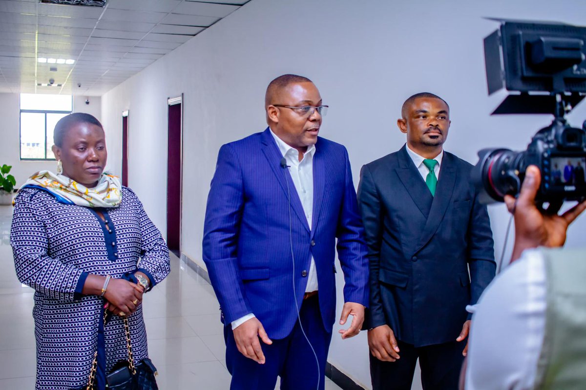 Lubumbashi | Gouverneur #HautKatanga, DG a.i de l’#ANADEC Matthieu TSHIBUMBU, Darly KALUPU &amp; Min. Lusamba unis pour booster l’entrepreneuriat.

Objectif : former, équiper, connecter jeunes &amp; femmes.

HUB 25/07 + unités locales &amp; bureau à Kasumbalesa.

#Entrepreneuriat