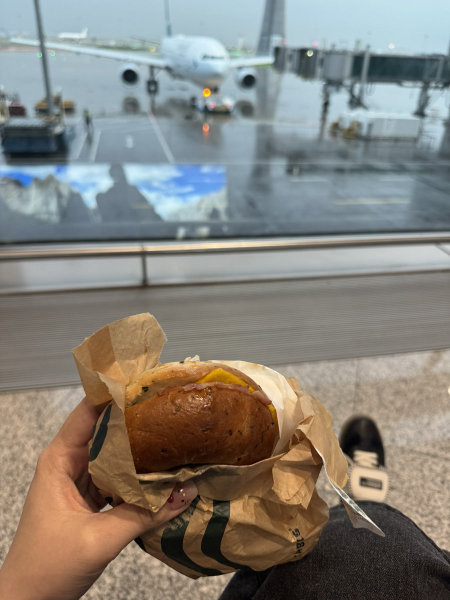 Shang0404's tweet image. 这一路我是真的累了…퇴근하자마자…너무 힘들어…🫠