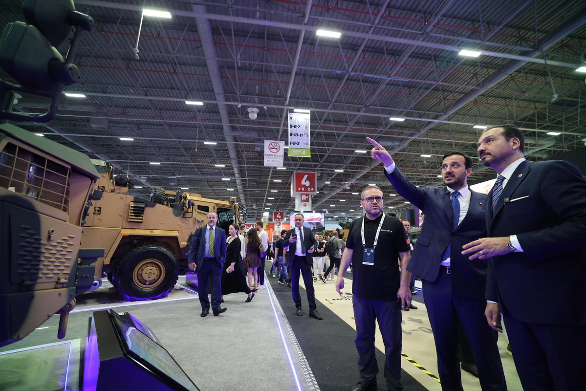 abdullahozdemir's tweet image. Genel Başkan Yardımcımız Sn. Prof. Dr. Kürşad Zorlu (@zorlu77) ile İDEF 2025 Fuarı’nı ziyaret ettik. Milli teknolojimizin geldiği nokta gerçekten hem göğsümüzü kabarttı hem de gurur duyduk.
Yerli ve milli savunma sanayimiz, tam bağımsız Türkiye idealimizin en güçlü teminatıdır.