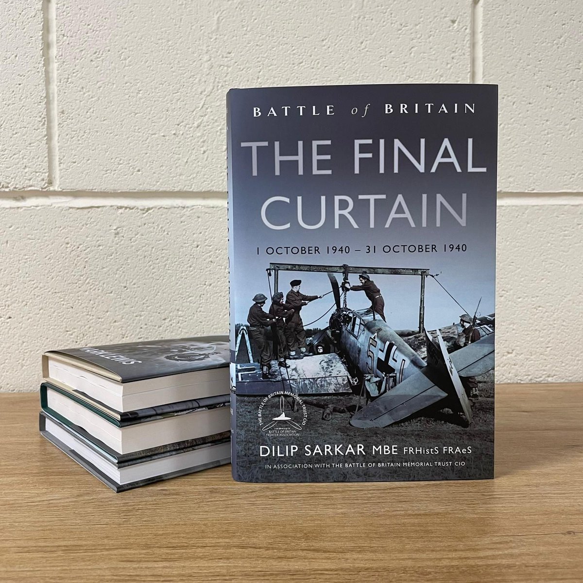 penswordbooks's tweet image. #NewBook The latest volume from Dilip Sarkar MBE's epic #BattleOfBritain series is out now:
📖 Battle of Britain The Final Curtain – 1 October 1940 - 31 October 1940 ✈️
🔗 buff.ly/V5GiHNs