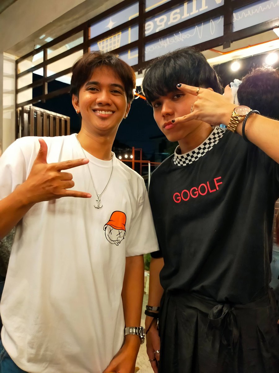 ‘First’ time ko sila mameet (September, 2023) Kay <a href="/neo__jem/">NEO Jem</a> lang ako nagpapic, wala pa ako paki sa iba HAHAHA

NEO 1 YEAR DEBUT ANNIVERSARY

#NEO_PH #ReadyGlow
#NEO_FirstDebut_Anniversary