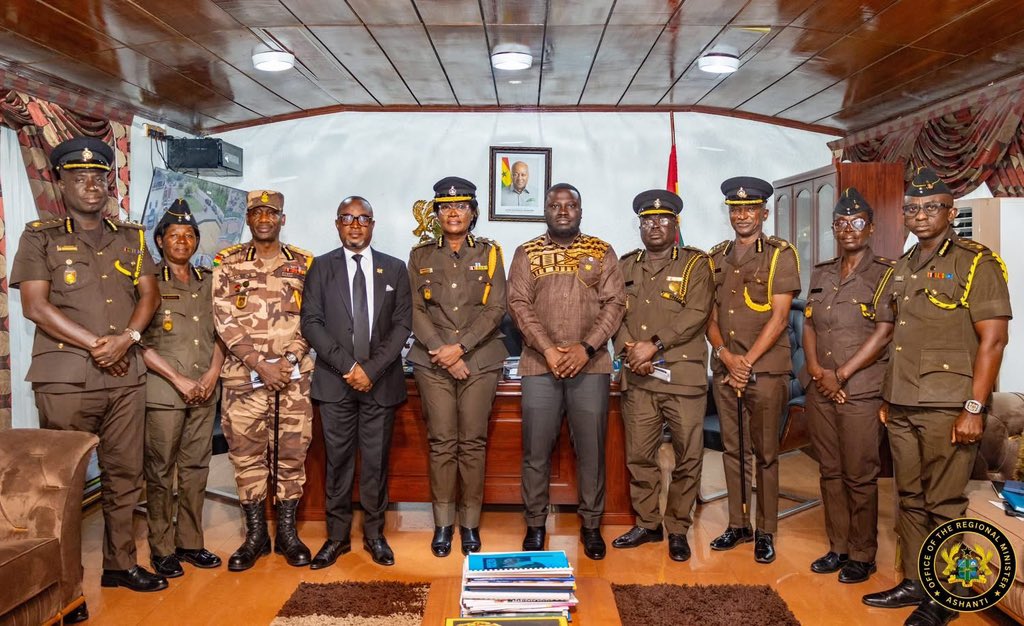 DrAmoakohene's tweet image. Today, I had the privilege of receiving the Director-General of the Ghana Prisons Service, Mrs. Patience Baffoe-Bonnie, in my office at the Ashanti Regional Coordinating Council as part of her working visit to the region.
Our discussions centered on important reforms within the…
