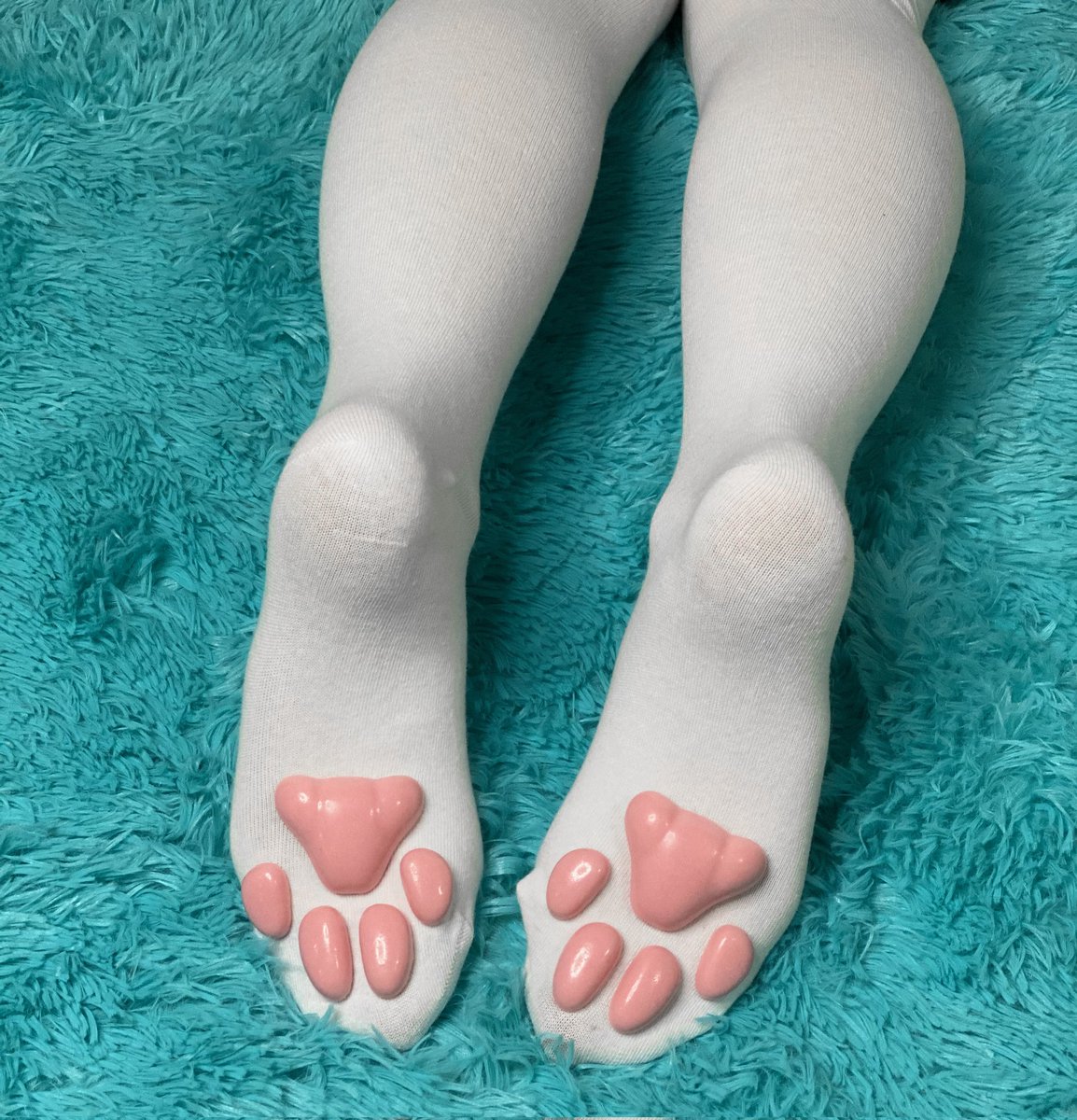 Minalinzee's tweet image. It's with every passing day that I want a pair of toe beanies even more.
May put on my Throne ... Hmmmmm
(っ- ‸ - ς)